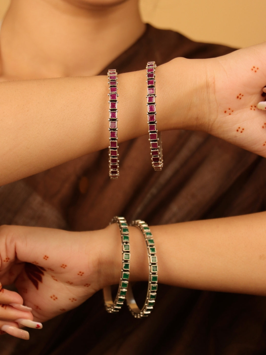 MOHE SILVER BANGLES