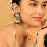 Maya Vedhika Jhumke