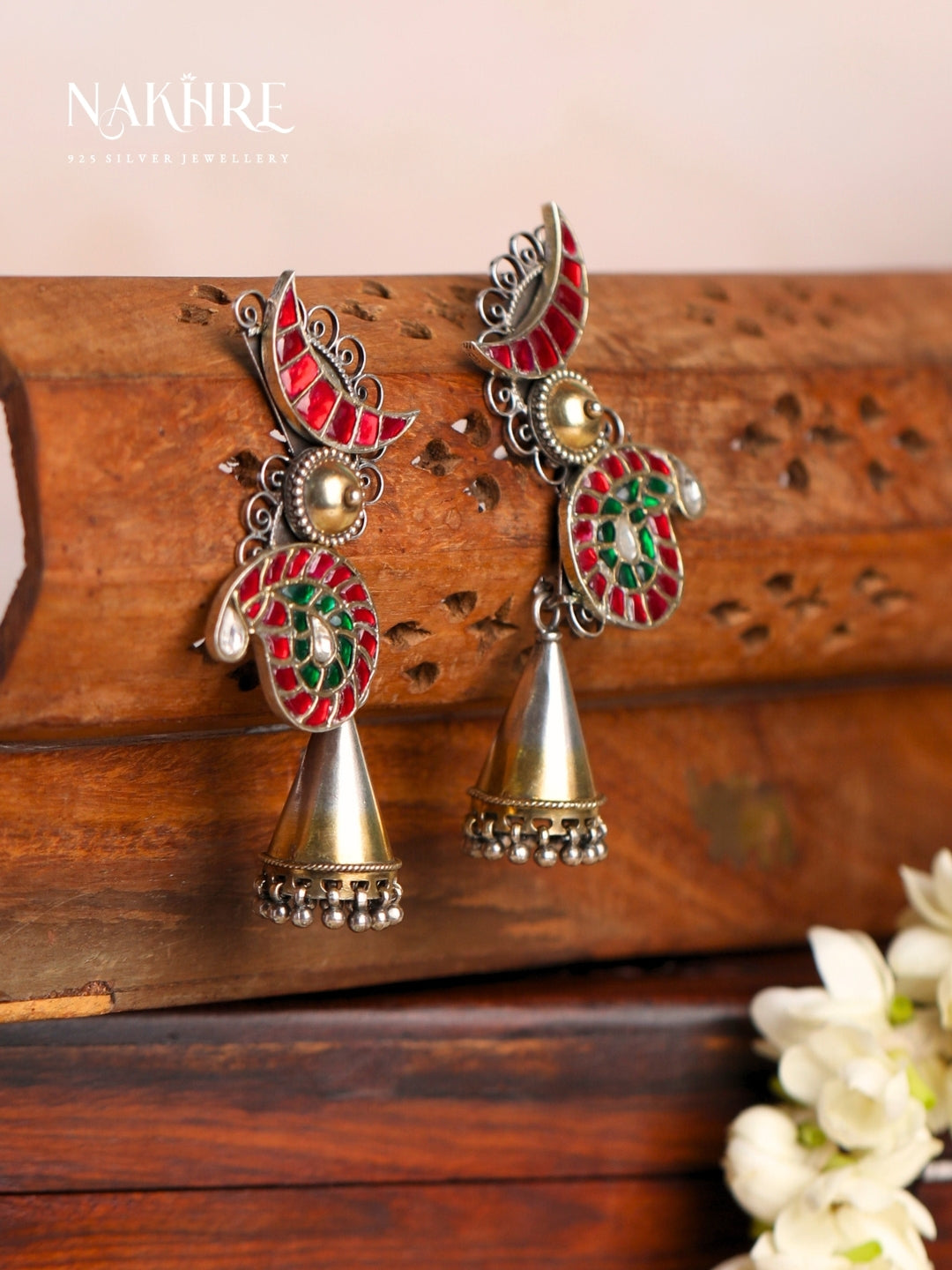 Nazaakat Meenakari Jhumka