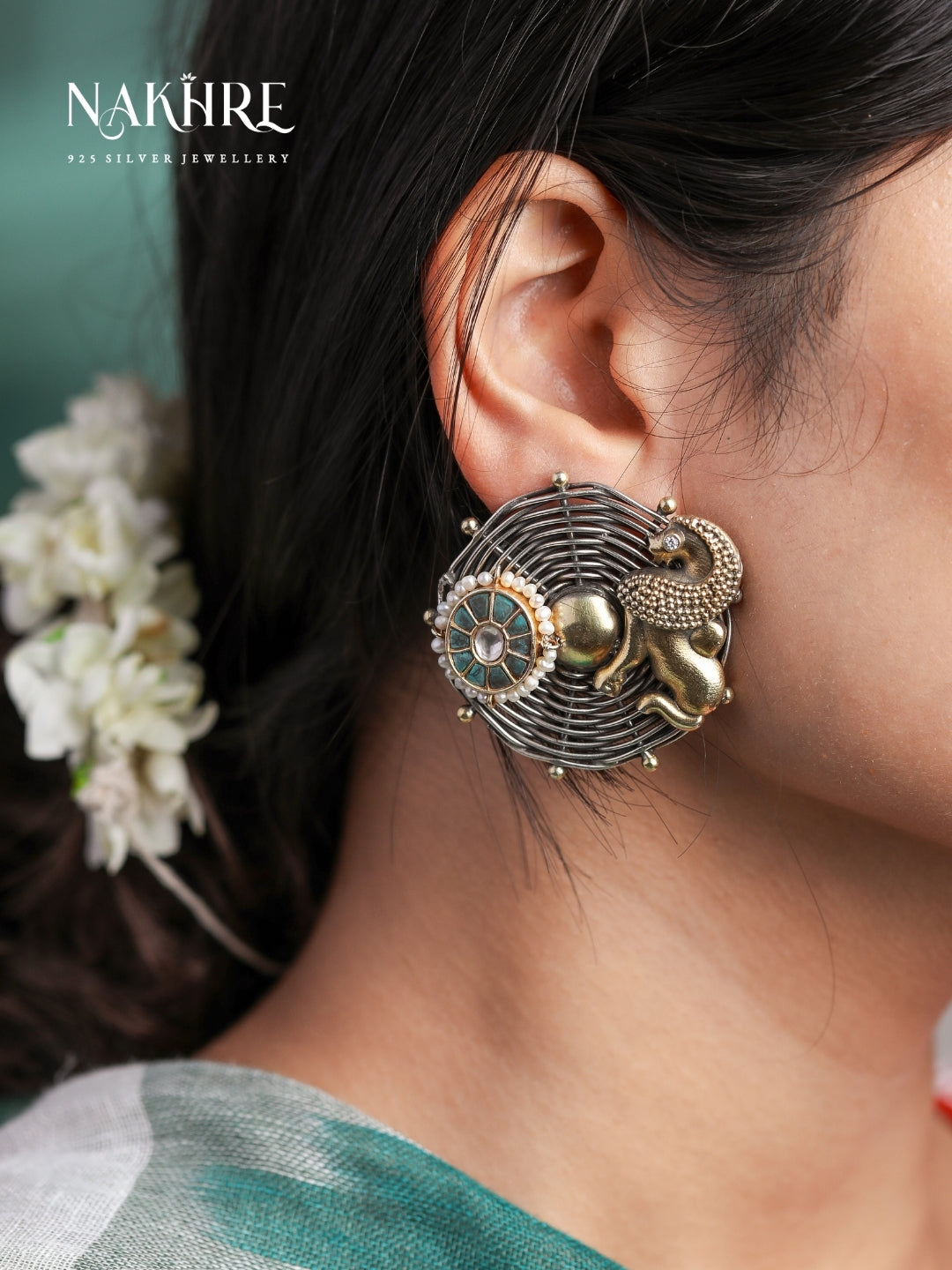 Nazaakat Horse Motif Studs