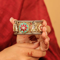 NAZAAKAT CHITAI KADA