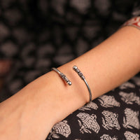 Maaya Silver Kada