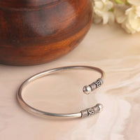 Maaya Silver Kada