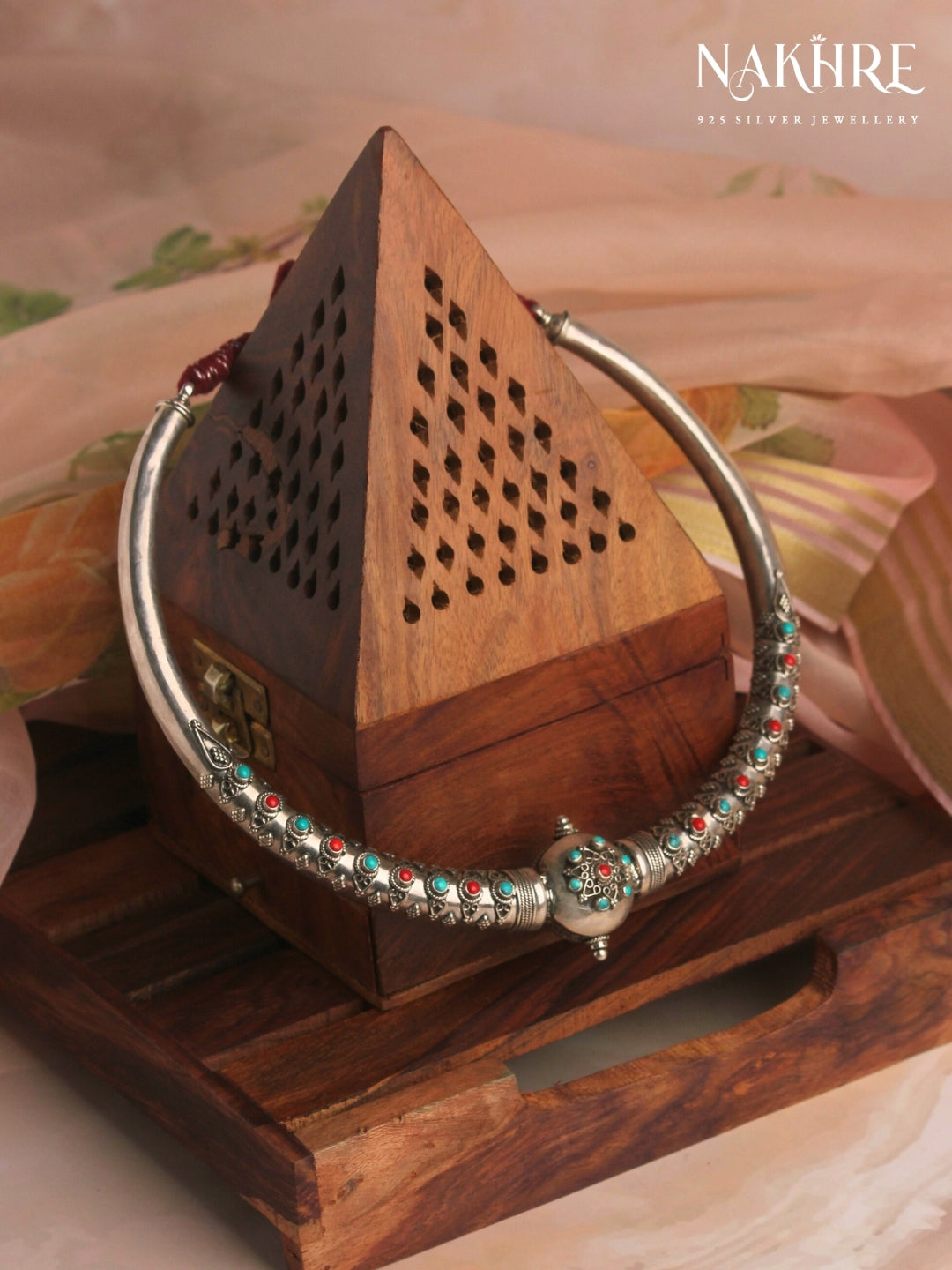 Iraaya Hasli Set
