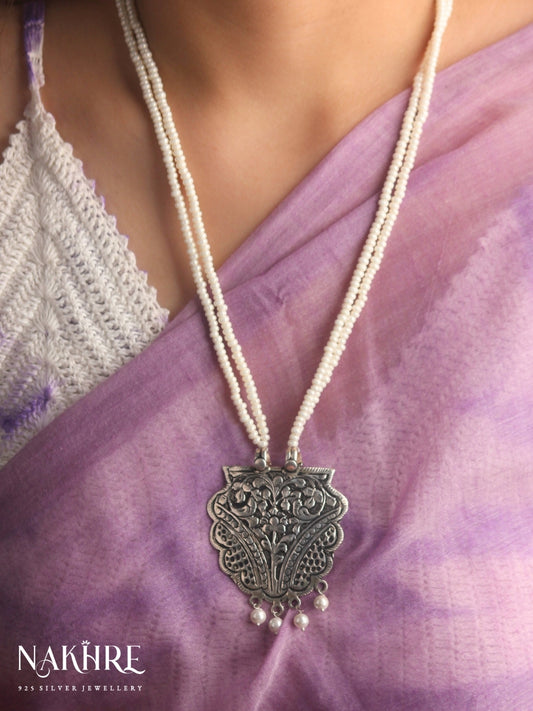 Maya Tvarita Necklace Set