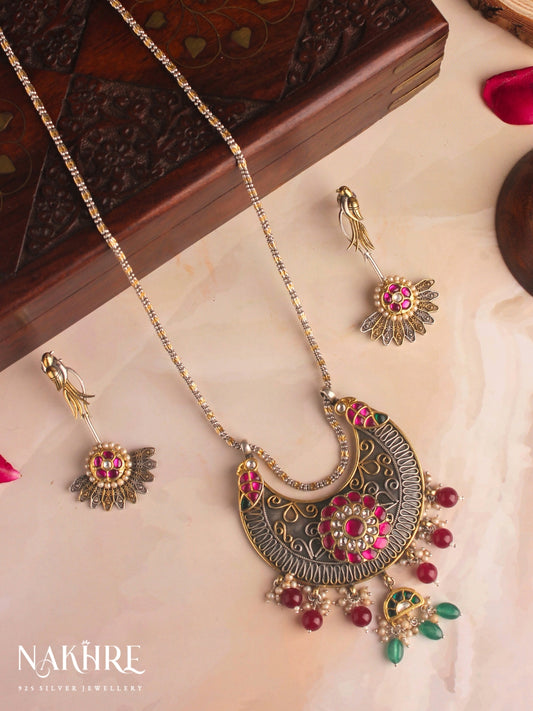 Nazaakat Pendant Set